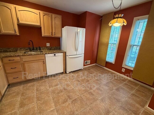 Building Photo - 1406 Carrollsburg Pl SW