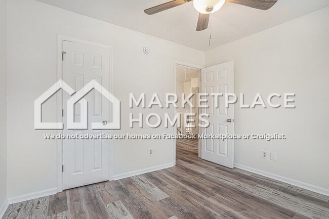 Building Photo - 525 Allana Dr