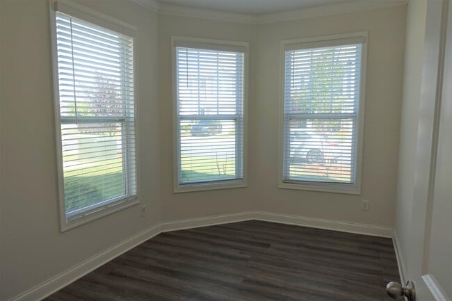 Building Photo - 409 Yellow Fox Rd