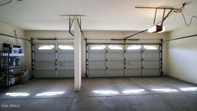 Building Photo - 7861 W Kerry Ln
