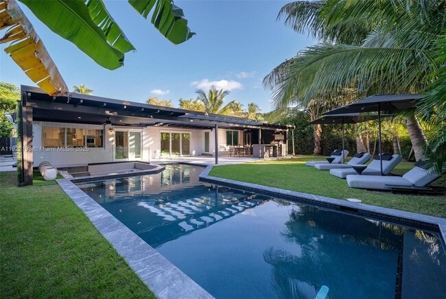 Building Photo - 10618 NE 11th Ct