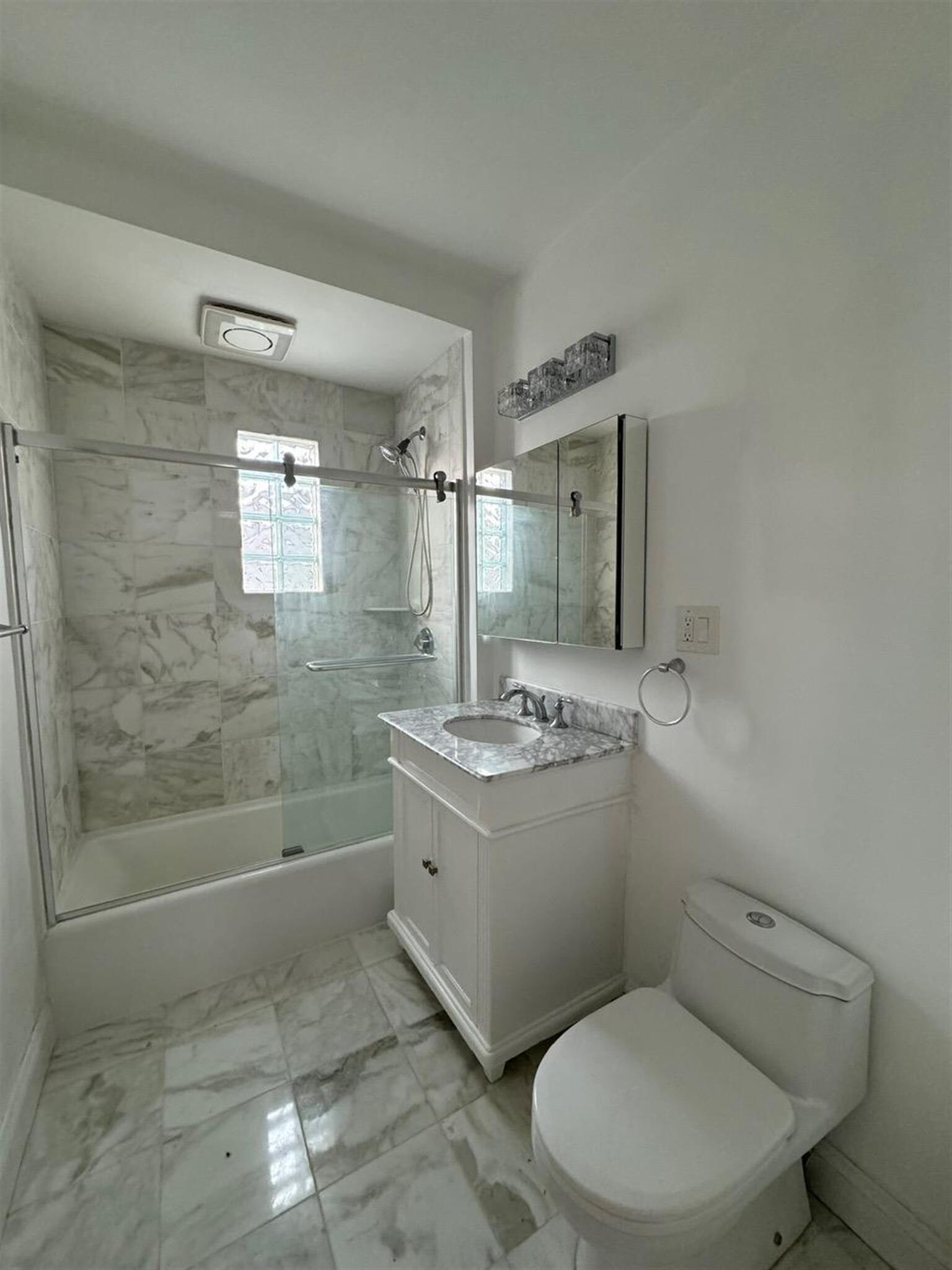 Building Photo - 65 Conwell Ave