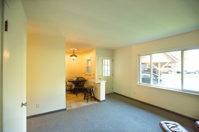 Building Photo - 1 Sawdey Rd