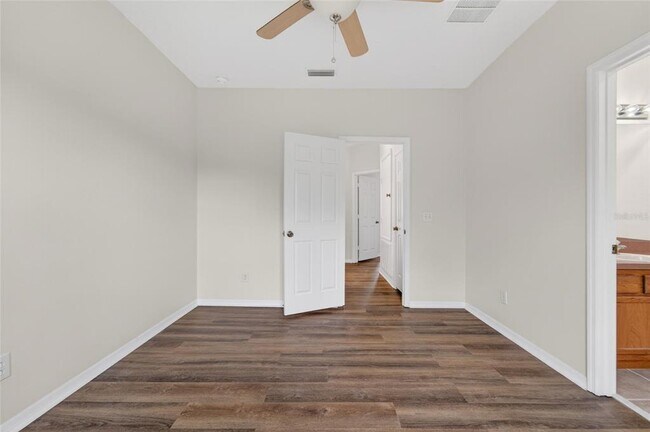 Building Photo - 30132 Mossbank Dr
