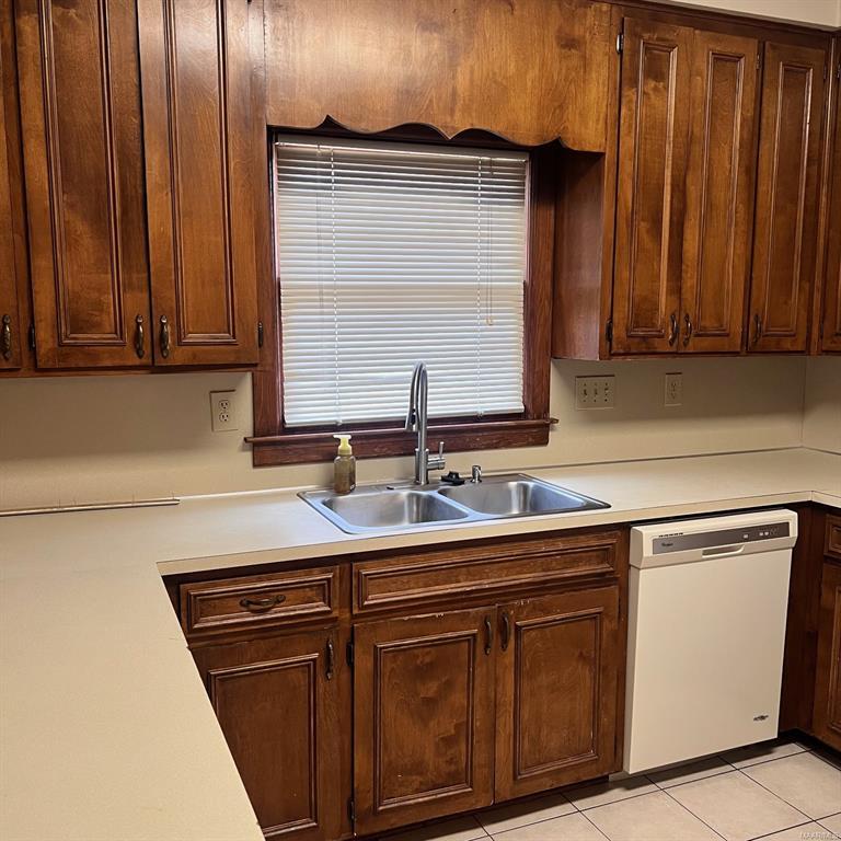 Building Photo - 8706 Twelve Oaks Ln