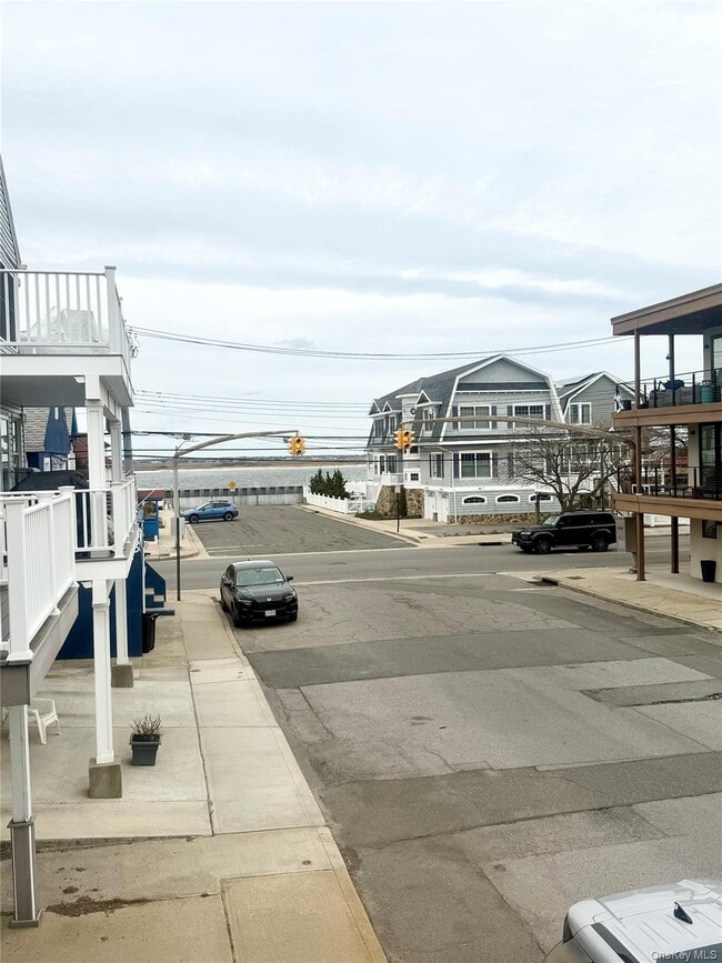 Building Photo - 99 Delaware Ave