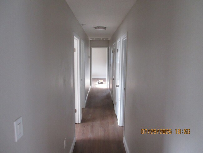 Building Photo - 4642 S Terry Ave