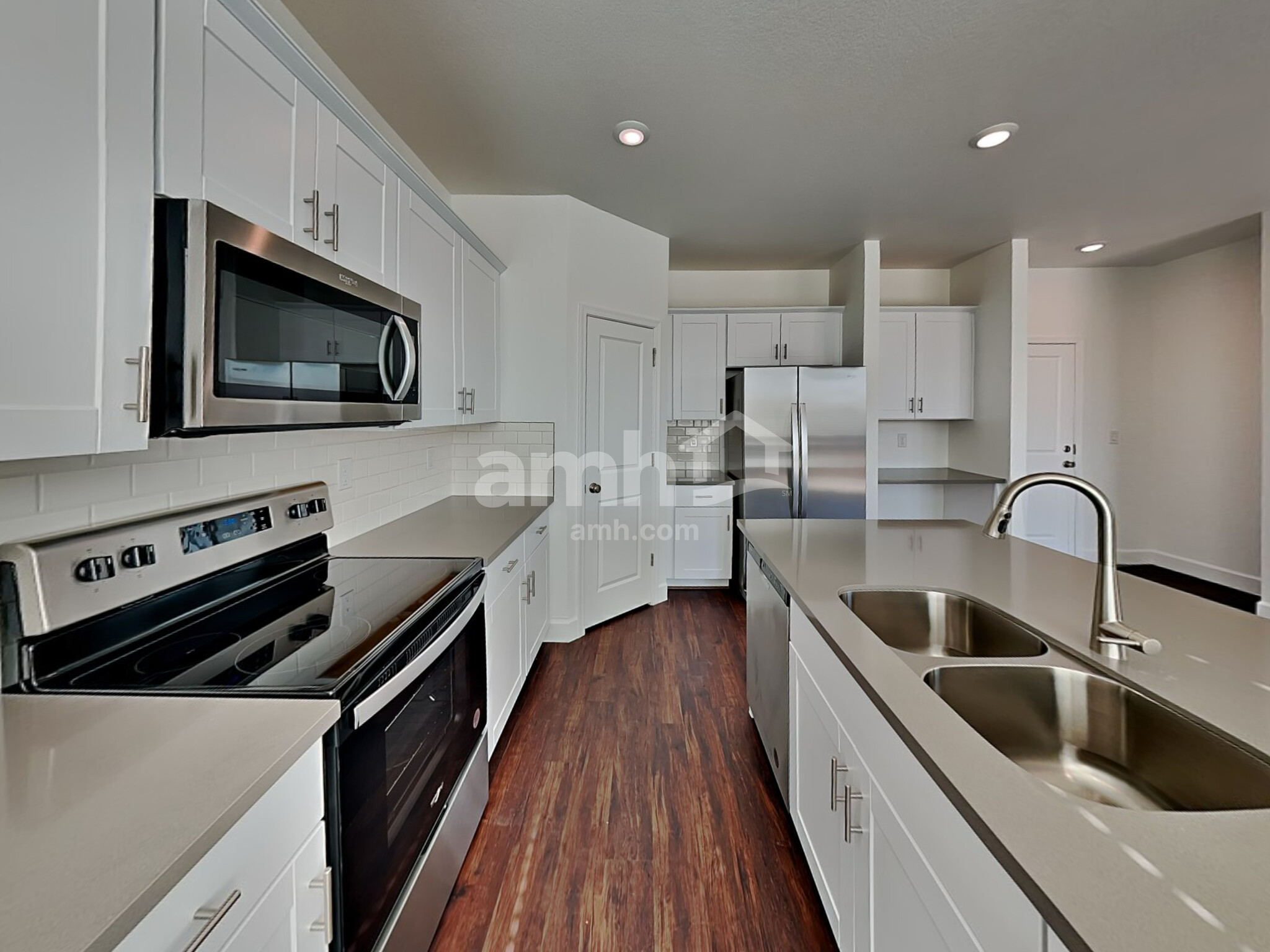 Building Photo - 9636 Harkes Dr