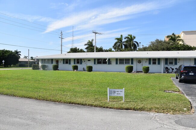 Building Photo - 1119 Lake Terrace