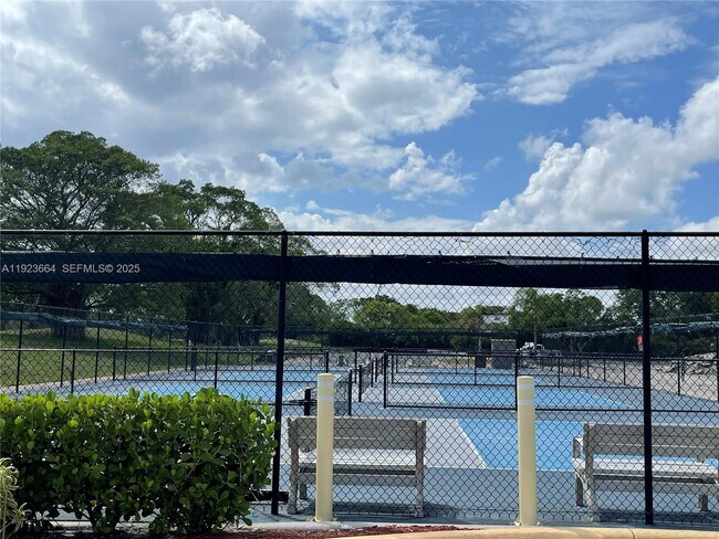 Building Photo - 119 Tilford F