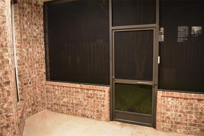 Building Photo - 11110 S Reach