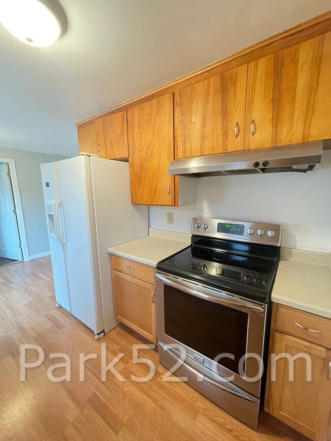 Building Photo - 2501 Bridgeport Way W