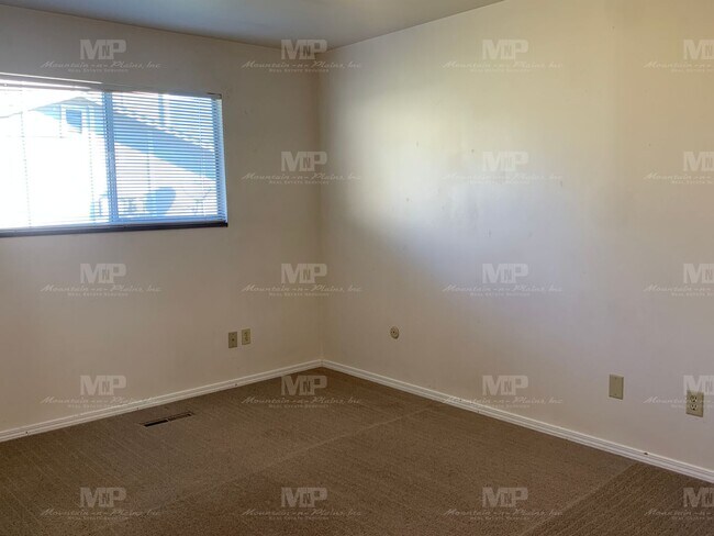 Building Photo - 1719 Banyan Dr