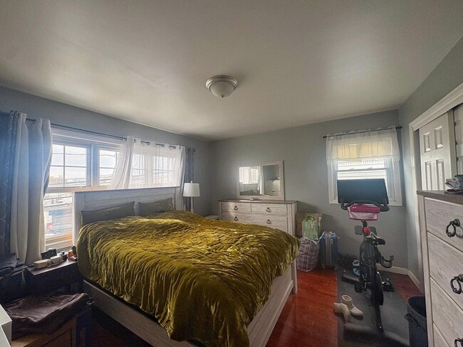 Building Photo - 1306 70th St