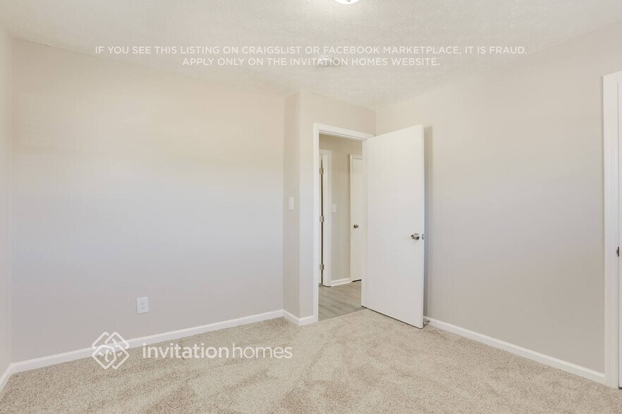Building Photo - 2421 Kennedy Ln