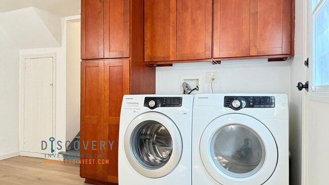 Building Photo - 2 Bedroom Dimond District Spanish Style Bu...