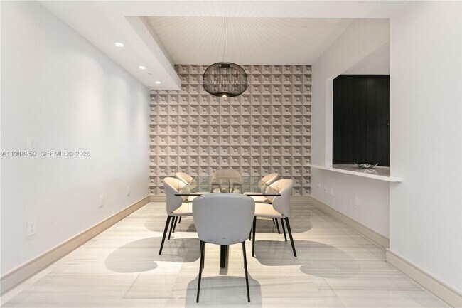 Building Photo - 17901 Collins Ave