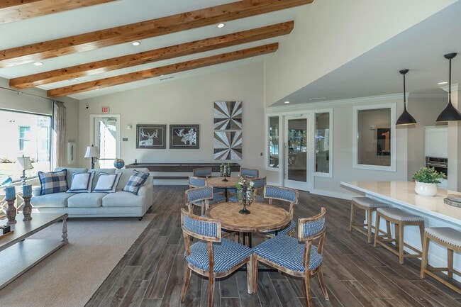 Building Photo - The Retreat at Sealy