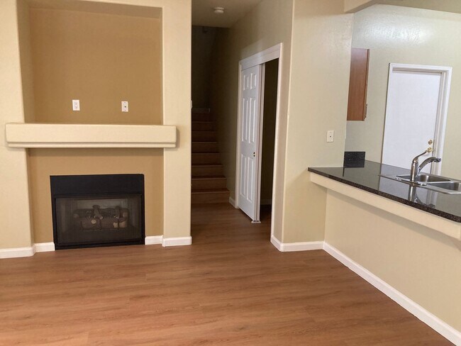 Building Photo - 12906 Merlot Dr