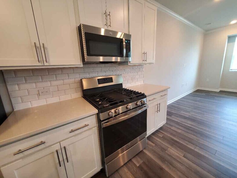 Building Photo - Room in Townhome on Kasota Ln
