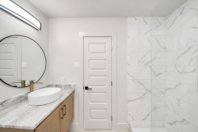 Building Photo - 13406 Shady Ln