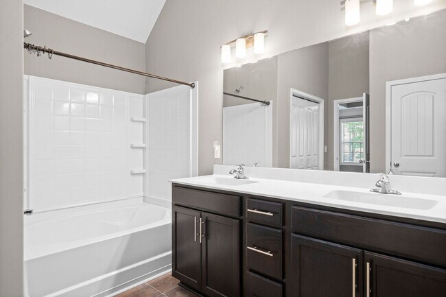 Building Photo - 515 Sourwood Dr