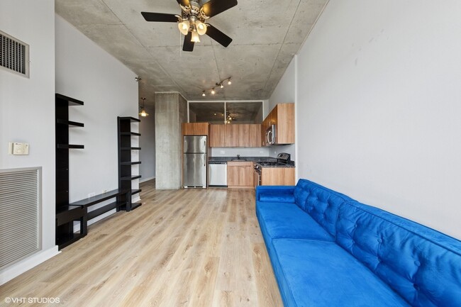 Building Photo - 235 W Van Buren St