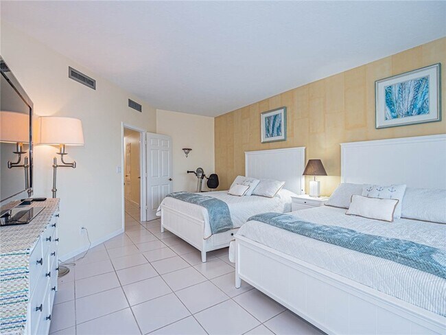 Building Photo - 5670 Jimmy Buffett Mem Hwy