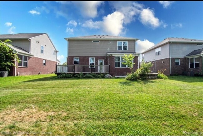 Building Photo - 5995 Branch Dr