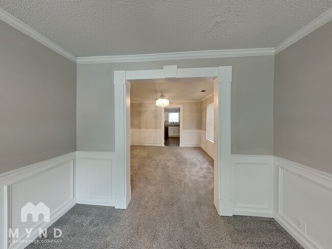 Building Photo - 2395 Raven Cir