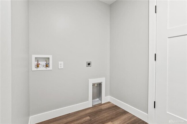 Building Photo - 1160 Waterloo St