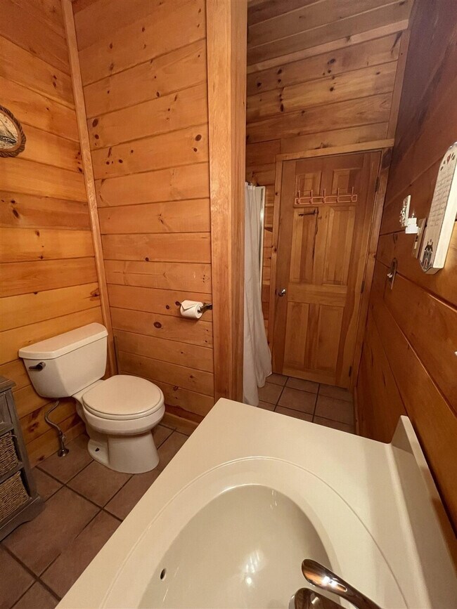 Building Photo - 6 Deer Cir