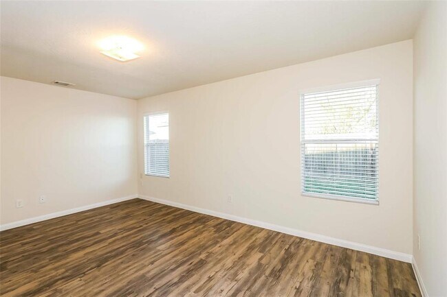 Building Photo - 19023 Moynihan Dr
