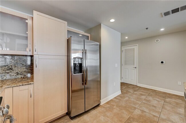 Building Photo - 150 Las Vegas Blvd N