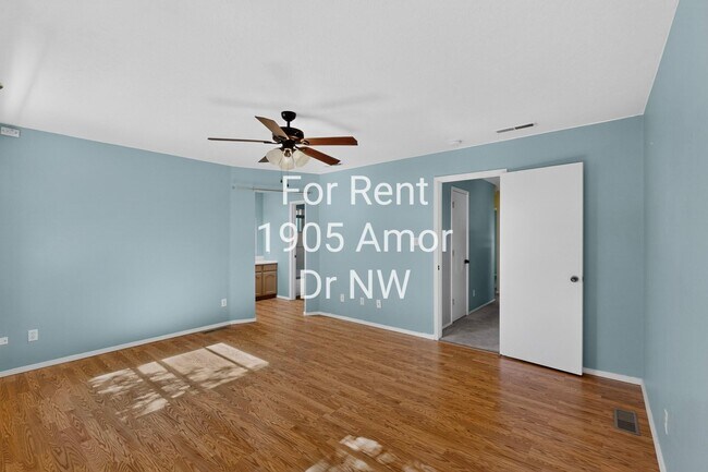 Building Photo - 1905 Amor Dr NW