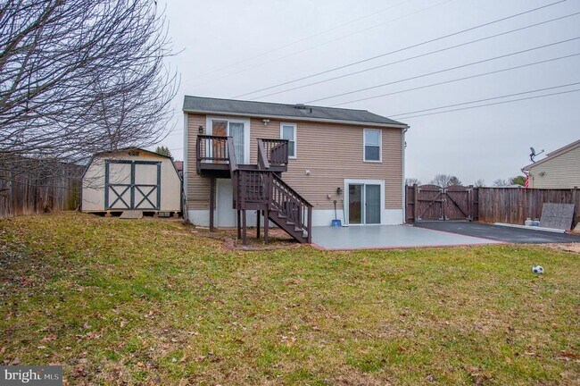 Building Photo - 1709 Dogwood Dr