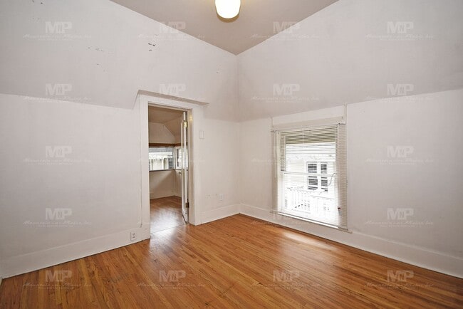 Building Photo - 322 W Laurel St