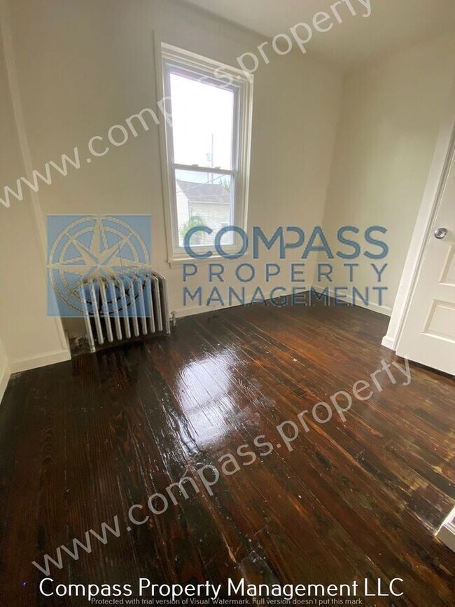 Building Photo - $1,695 - 3 Bed, 2 Bath - West End - Coates...