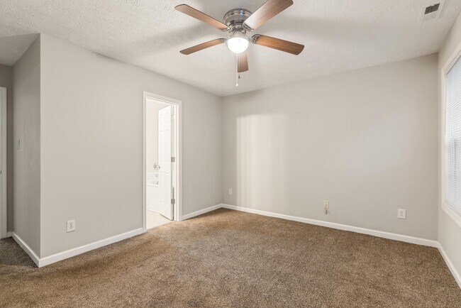 Building Photo - 390 Bubble Creek Ct