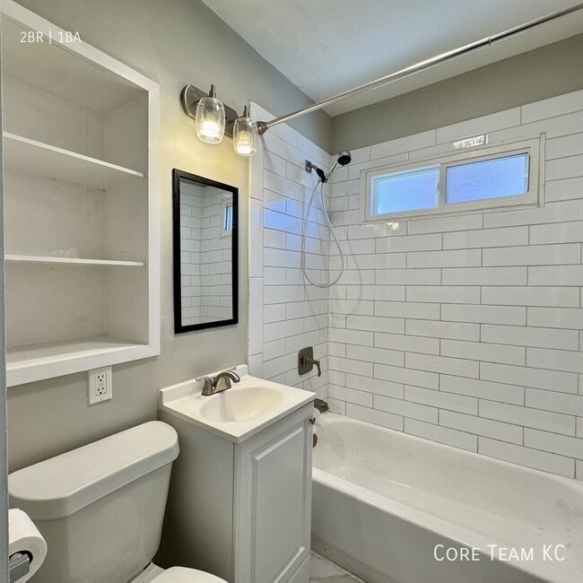 Building Photo - 217 E 46th St