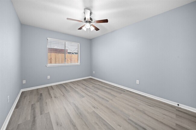 Building Photo - 6627 Greenhouse Rd