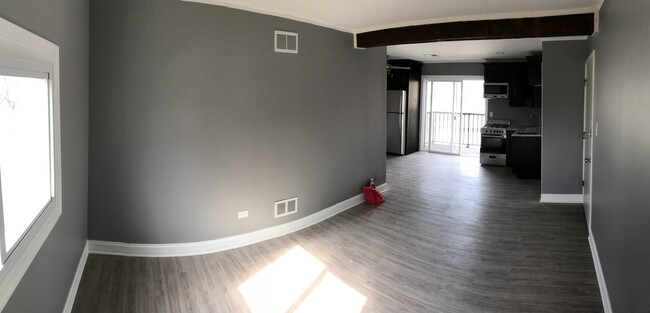 Building Photo - 9909 S Ridgeland Ave