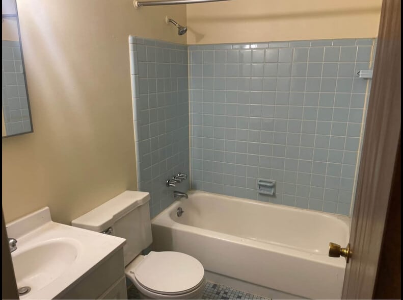 Building Photo - 17650 Palmer St