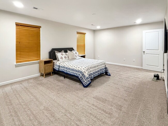 Building Photo - Newer Construction 4 bedroom available for...