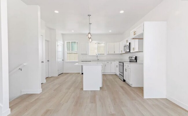 Building Photo - 476 S 680 E