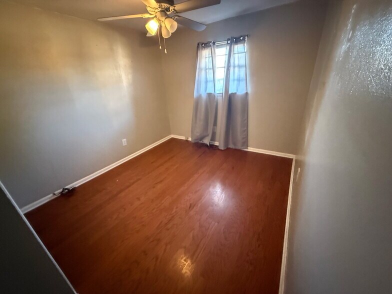 Building Photo - 2141 Florida Ave