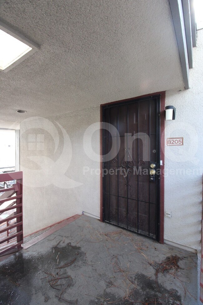 Building Photo - 3435 W Danbury Dr