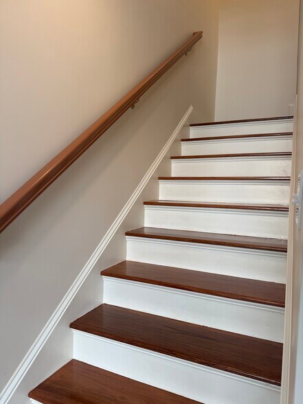 Building Photo - 100 Dartmouth St