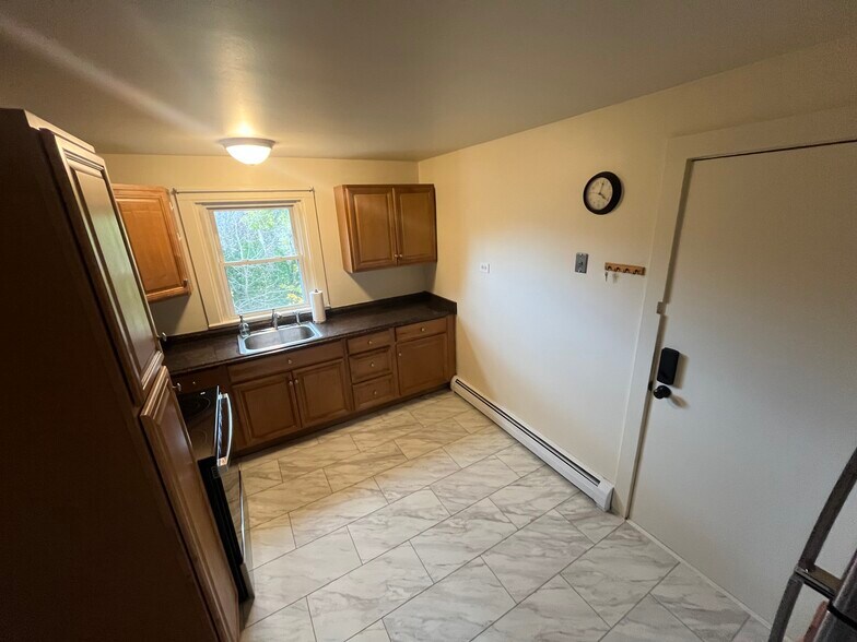 Building Photo - 34 Miles St