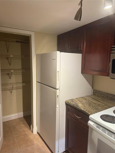 Building Photo - 10781 Cleary Blvd